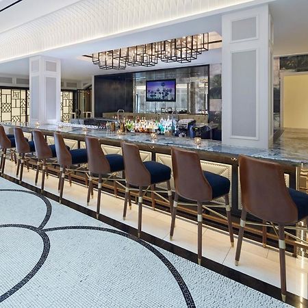 The London West Hollywood At Beverly Hills Exterior foto The bar at the hotel