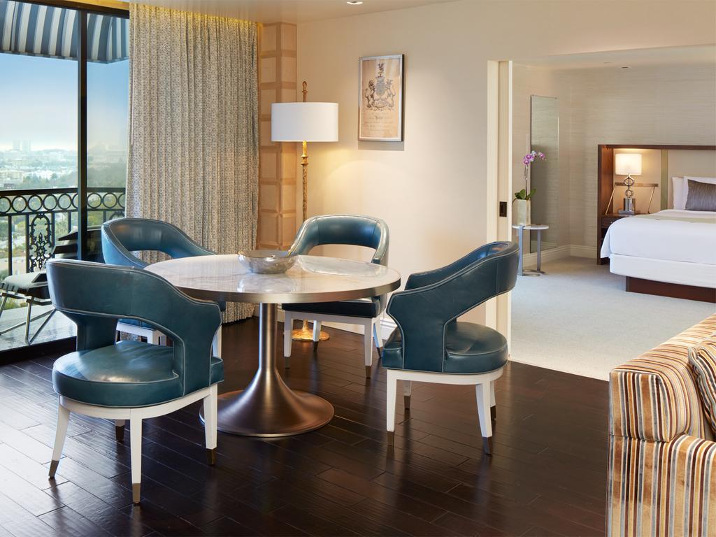 The London West Hollywood At Beverly Hills Exterior foto A suite at the JW Marriott Desert Springs Resort and Spa